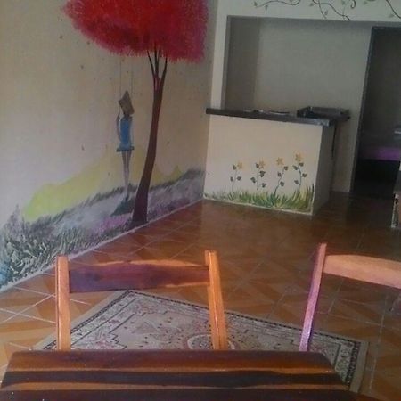 Hostel Guara Guaramiranga Exteriör bild